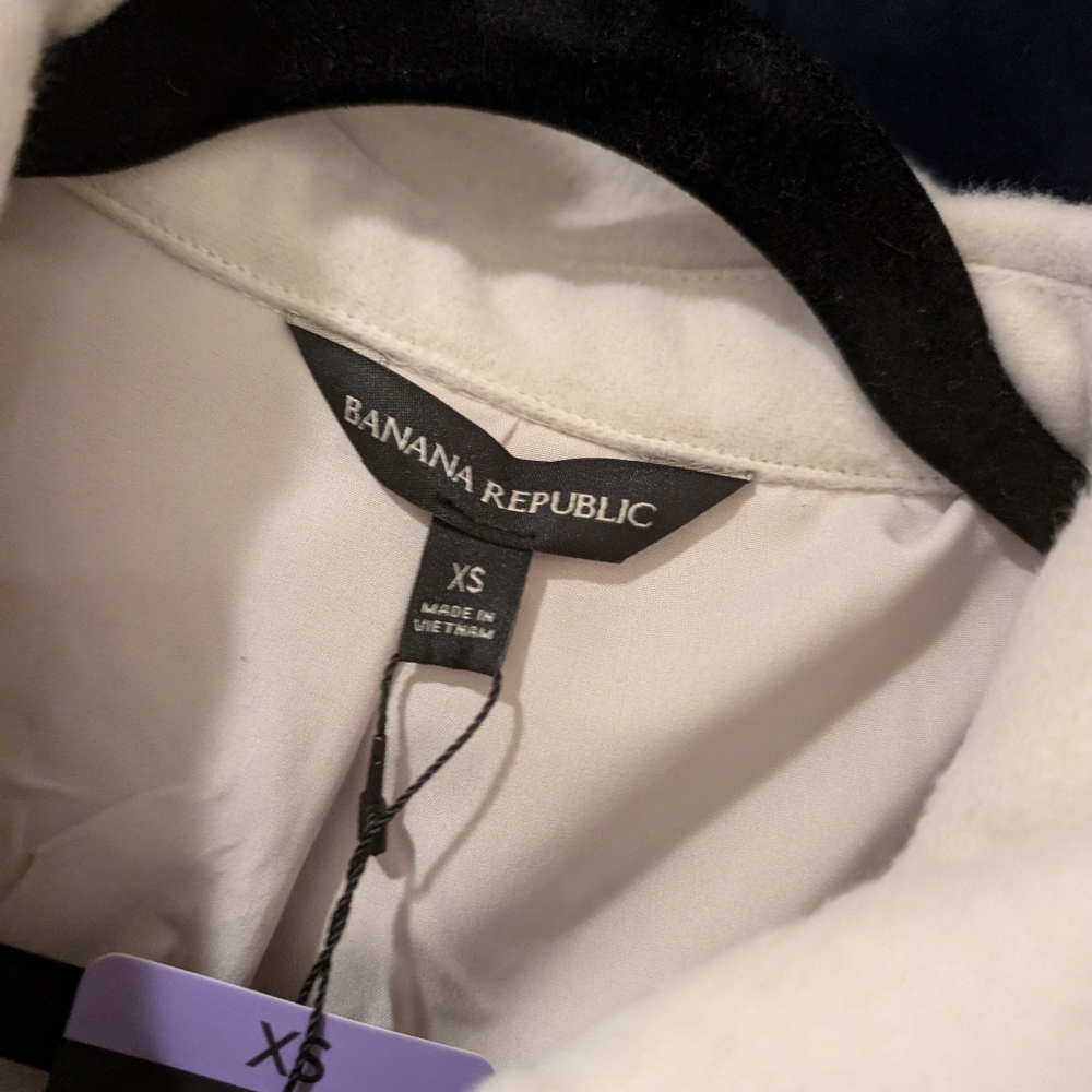 Banana Republic Cream Jacket with Snap Buttons - Picture 3 of 16